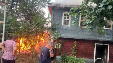 Kastamonu'da korkutan yangın: Ev ve samanlık kül oldu