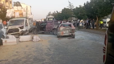 Bitlis'te freni boşalan tır, 8 aracı kullanılmaz hale getirdi