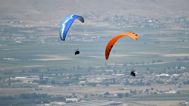 Türkiye Yamaç Paraşütü Şampiyonası Kayseri’de başladı