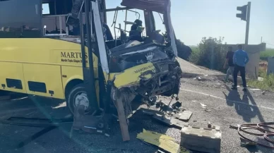 Mardin'de özel halk otobüsü ile tır çarpıştı