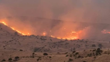 Sivas’ta örtü yangınına ekiplerin müdahalesi sürüyor