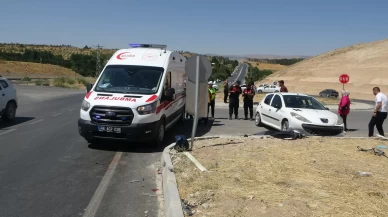 Malatya'da otomobiller çarpıştı: 1 ölü, 4 yaralı