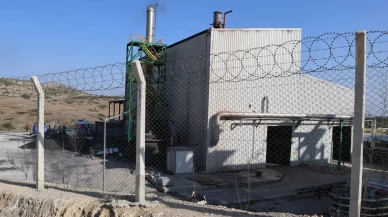 Adana'da etil alkol üretim tesisinde yangın