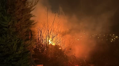 Tosya'da alevlere teslim olan 3 ev kullanılmaz hale geldi