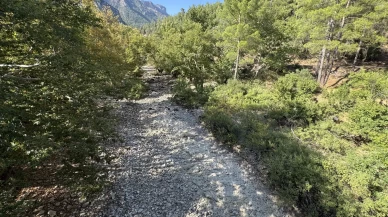 Antalya Üzümdere Irmağı kuraklığa yenik düştü