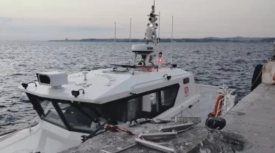 Feribottan denize atlayarak intihar girişiminde bulunan kadını, yolcu kurtardı!