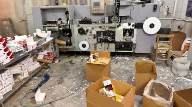 Karton bardak için kiraladı, kaçak makaron üretti