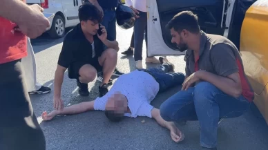 Beyoğlu'nda taksici baygınlık geçirdi: Vatandaşlar başından ayrılmadı