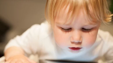 Tablet izleyen çocuklara dikkat! Kalp hastalıklarına neden olabilir