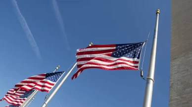 ABD’de ilkokul saldırısının ardından bayraklar yarıya indirildi