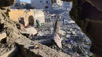 İsrail Han Yunus’ta bir evi vurdu!