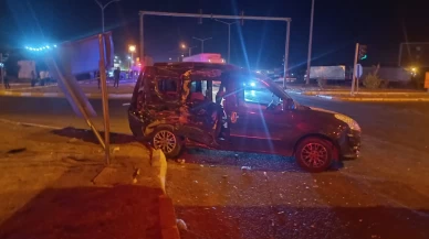 Manisa’da feci kaza: 1 ölü, 2’si ağır 8 yaralı