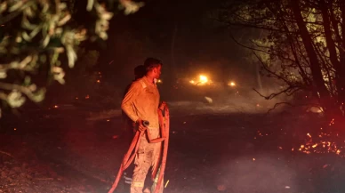 Yangın alanından gelen çarpıcı görüntüler! Orman ekibi alevlerin arasında kaldı