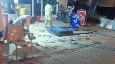 Avcılar'da alkollü sürücü tekel bayisine daldı: O anlar güvenlik kamerasında