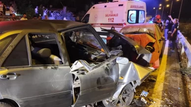 Samsun'da iki araç kafa kafaya çarpıştı