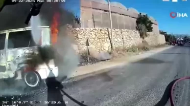 Yolcu taşıyan minibüs alev alev yandı