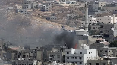 İsrail ordusu Batı Şeria'da bir caminin minaresini yıktı