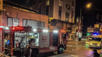 Beyoğlu'nda 5 katlı binanın bodrum katında çıkan yangın söndürüldü