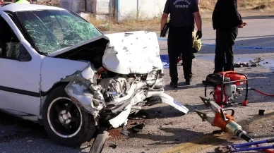 Kırıkkale'de iki otomobilin çarpıştığı kazada sürücüler öldü