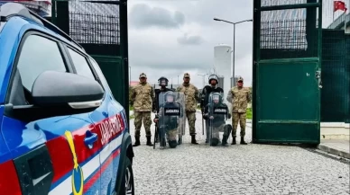 Erzurum'da düzenlenen operasyonlarda 26 göçmen yakalandı, 4 kaçakçı tutuklandı!