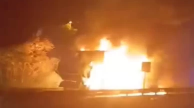 Eskişehir'de tır yanarak küle döndü