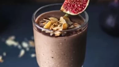 Hem enerji veriyor hem de tok tutuyor! Kuru incirli smoothie tarifi