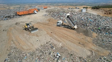 İzmir'de çöp krizi zirvede: Jandarmadan suçüstü operasyonu