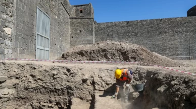 1800 yıllık Artuklu Sarayı Alay Meydanı turizme kazandırılıyor