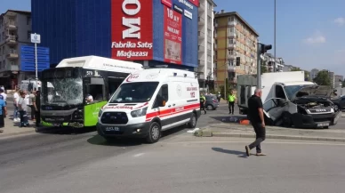 Yolcu otobüsü ile kamyonet çarpıştı