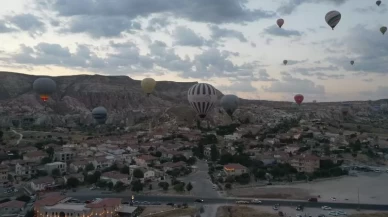 Kapadokya'da balon turlarına "sağanak" molası