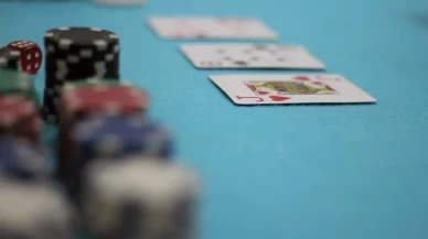 Borcu ödememek için gemiden atladı