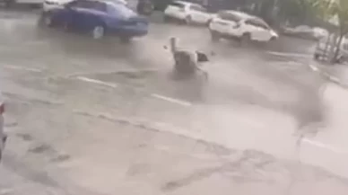 Polisin 'dur' ihtarına uymadı! Önce yayalara, ardından araçlara çarptı