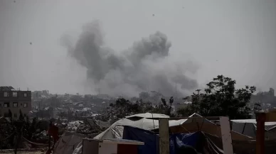 Gazze'de zorla yerinden edilen aileyi taşıyan araca saldırı: 10 ölü