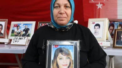 Diyarbakır'da evlat nöbeti: Terörsüz Türkiye istiyoruz