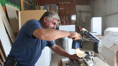 Depremzede mobilya ustası dolandırıldı: “Ne makineler geldi ne de iş yerim. Paramı da vermiyor.”