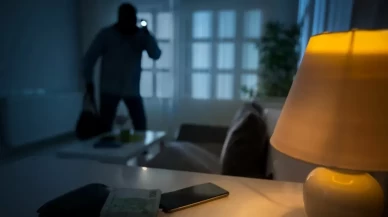 “Borçlarım var” dedi, evini soydu: Film gibi plan çöktü!