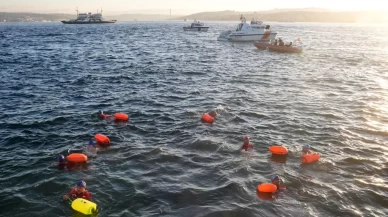 İstanbul'da yüzücüler Gazze için kulaç attılar