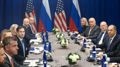 BM zirvesinde kritik buluşma! Rubio ve Lavrov aynı masada