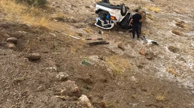 Sivas’ta otomobil takla attı: 2 kişi yaralandı
