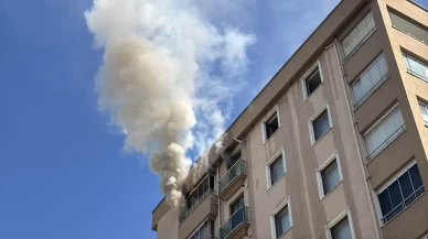 Kayseri'de apartmanın çatısında çıkan yangın söndürüldü