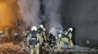 Kağıthane’de koli bandı ve basım deposu alevlere teslim oldu