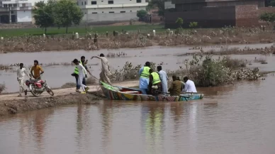 Seller nedeniyle yaklaşık 300 bin kişi tahliye edildi