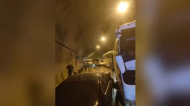 Antalya'da 8 araç birbirine girdi