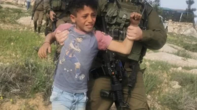 İsrail askerleri Batı Şeria’da 2 küçük çocuğu gözaltına aldı