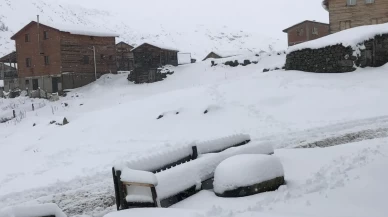 Kış erken geldi! Kar kalınlığı 50 santimi buldu