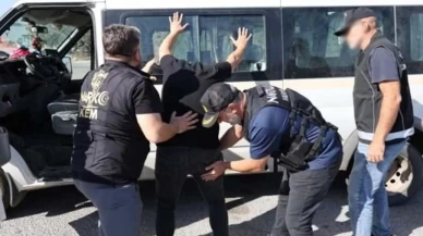 Mersin'de yolcu minibüsünden çıkanlar şoke etti!