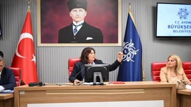 Özlem Çerçioğlu 'Menderes'i andı, CHP'liler iğrenç mesajlarla saldırıya geçti!