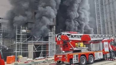 Kadıköy'de 20 katlı rezidans inşaatında yangın