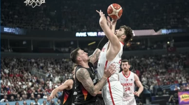 Kabine üyeleri, A Milli Erkek Basketbol Takımı'nı tebrik etti