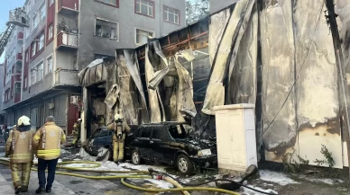 Bağcılar'da oto tamircisinde korkutan yangın